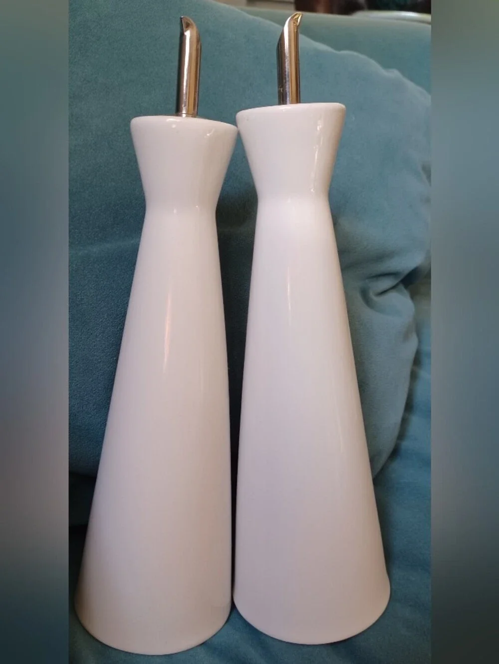 Pottery Barn Great White Ceramic Oil and Vinegar Dispenser Set